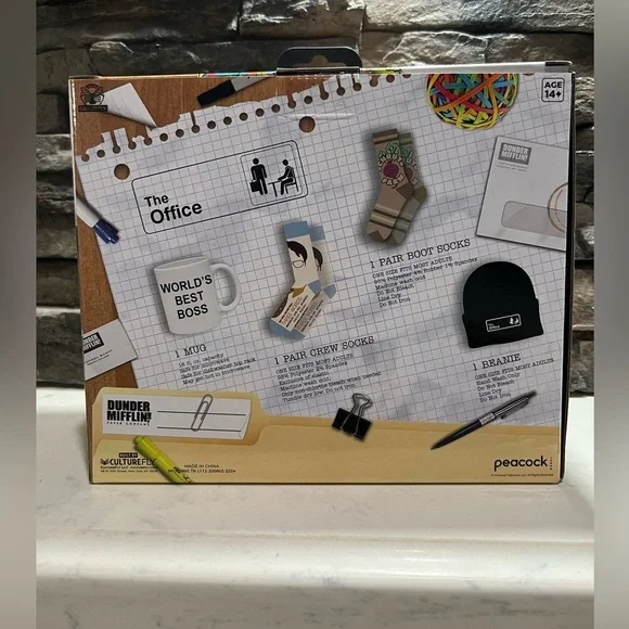Gift Set - World's Best Boss Mug, Beanie, and Socks (The Office) - Picture 2 of 10